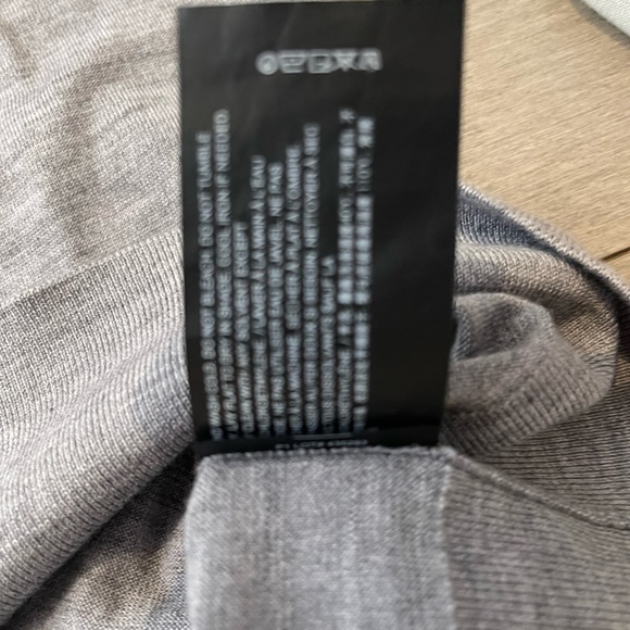 Theory Wool T-Shirt Large. Unworn or washed. - Picture 10 of 10